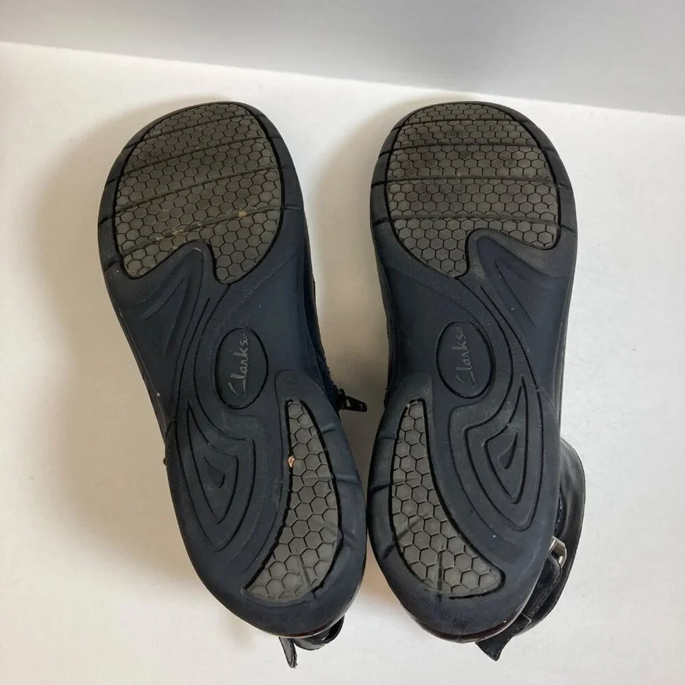 Clarks Christine Club Ankle Black Leather Boots Womens 9.5M Buckle Side Zipper - Picture 10 of 10